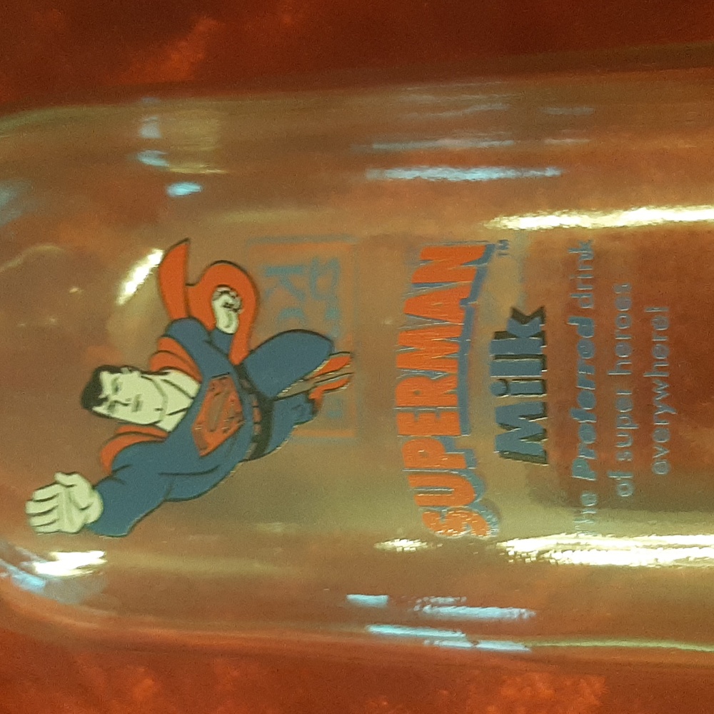 Superman🦸‍♂️VINTAGE 1998 Milk Glass Bottle "PREFERRED DRINK of SUPER HEROS" - Picture 8 of 8